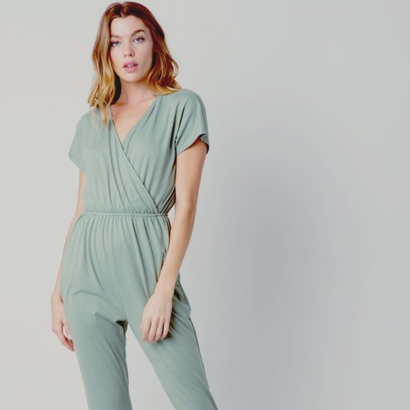 jumpsuit - Picture 1 of 3